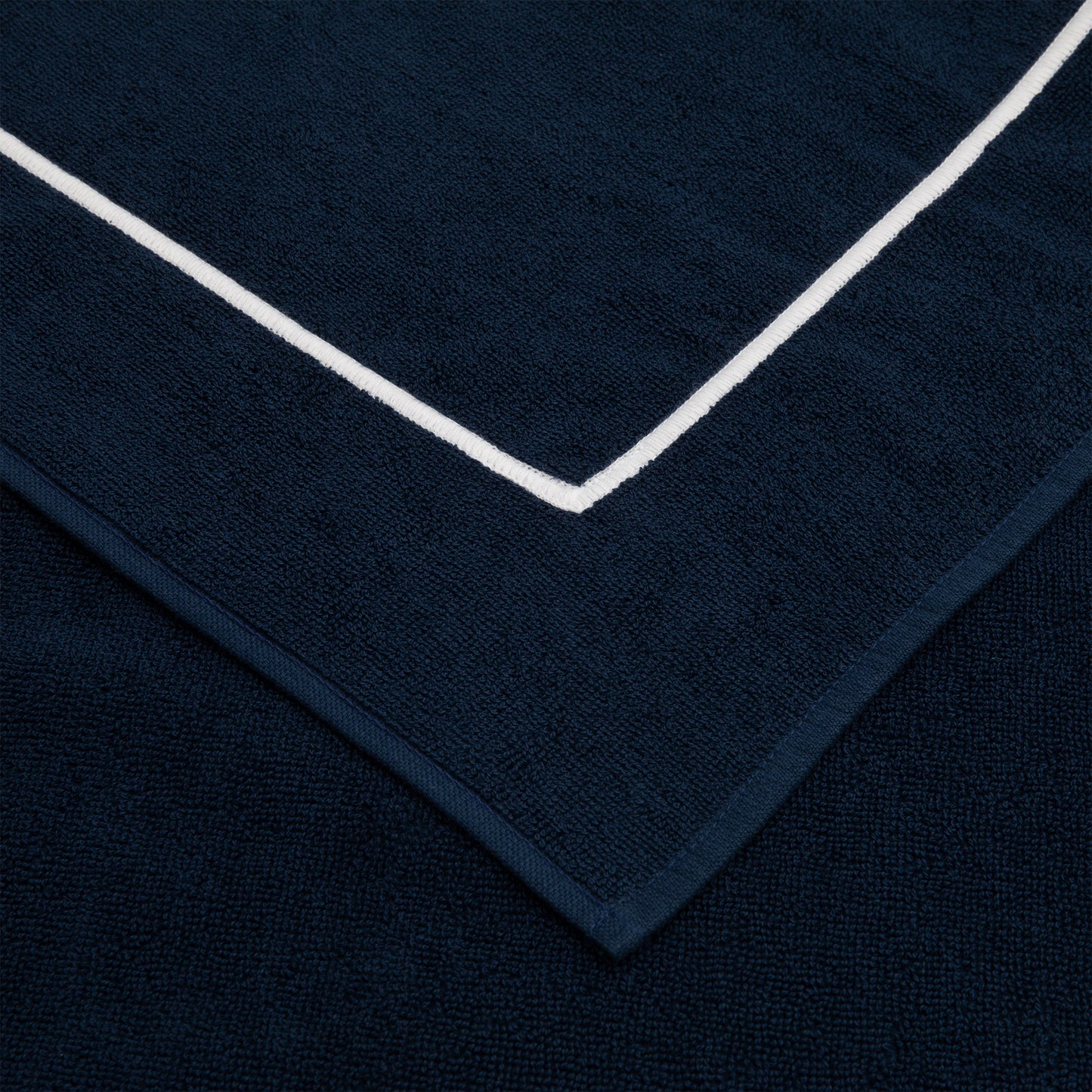 Croisiere Beach Towel