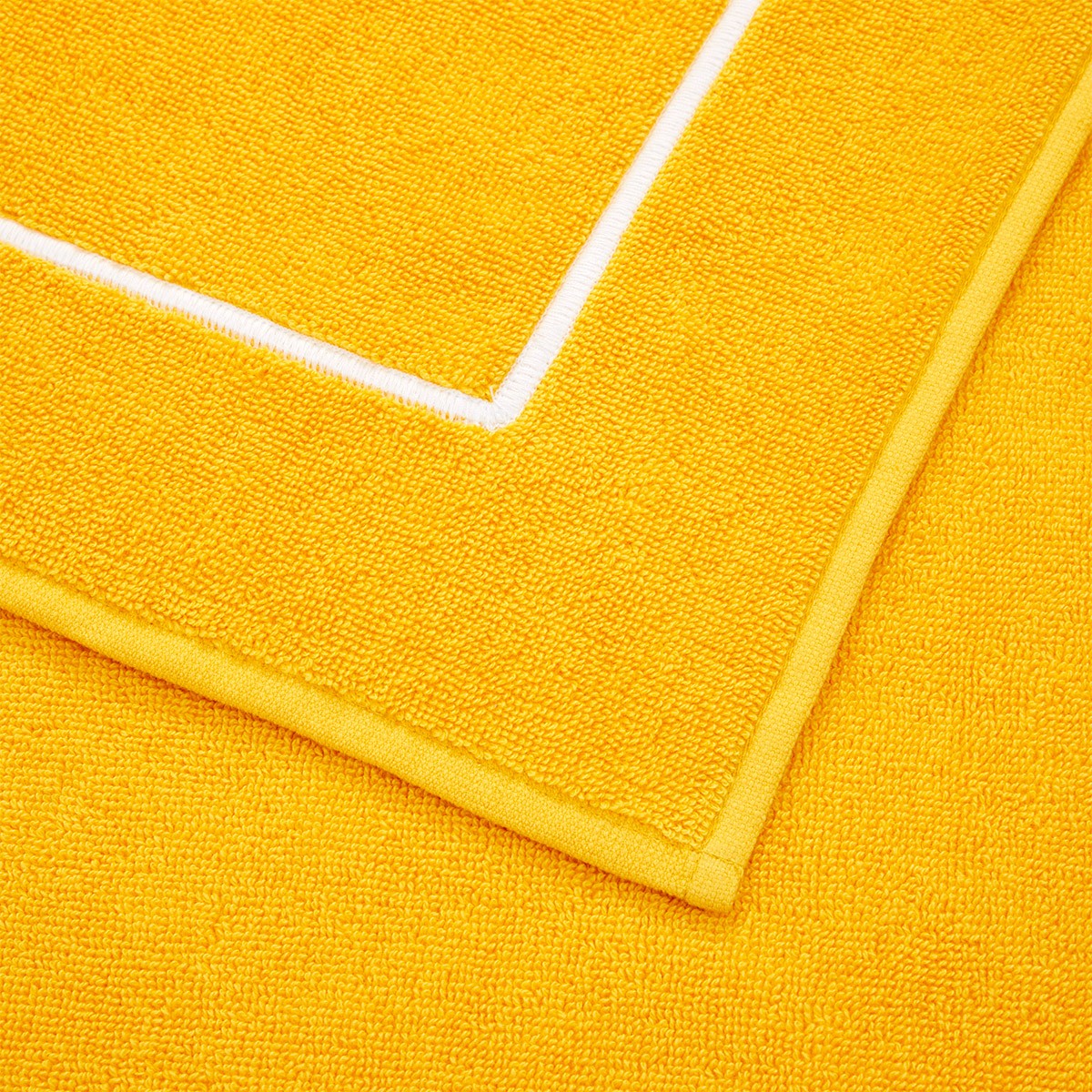 Croisiere Beach Towel
