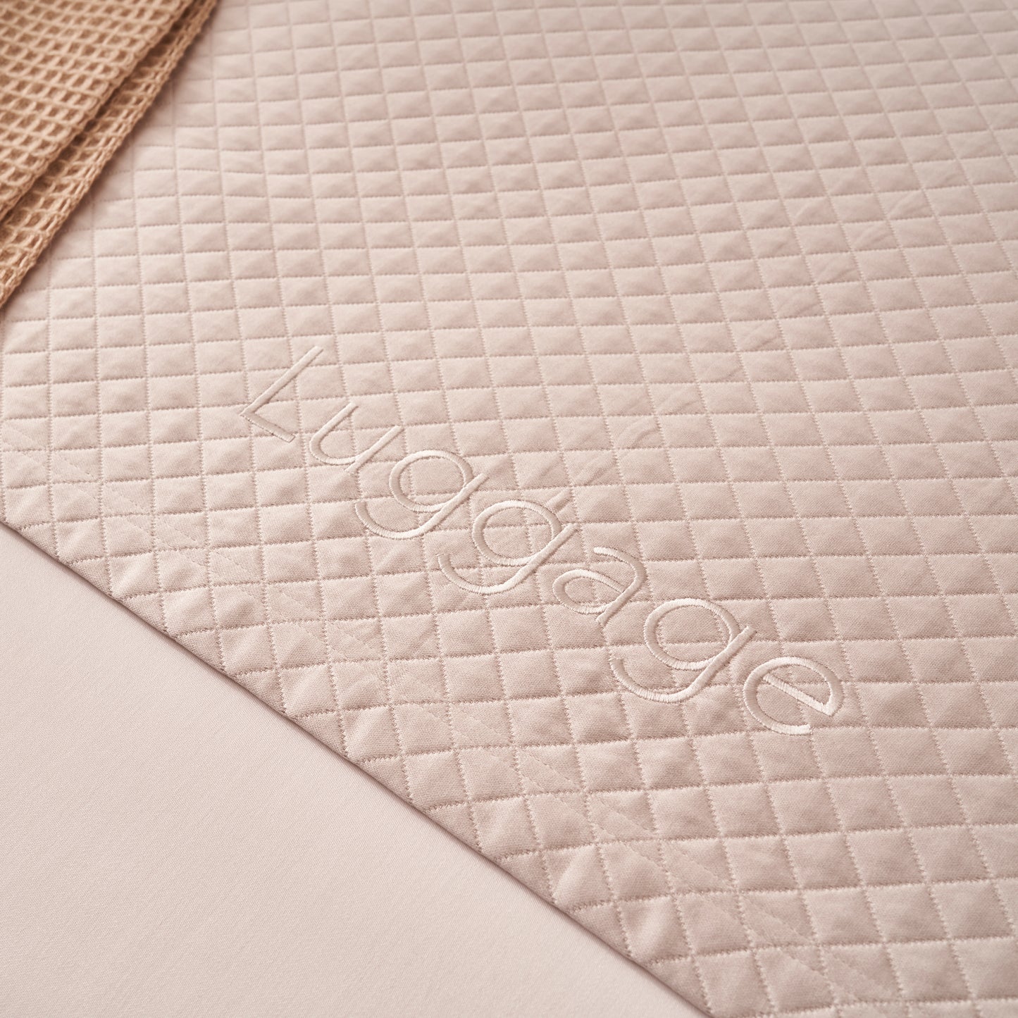 CNV1 Luggage Protector