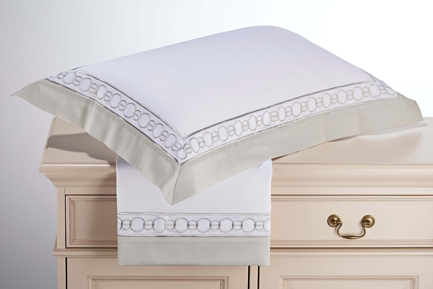 Halo Oxford Pillowcase